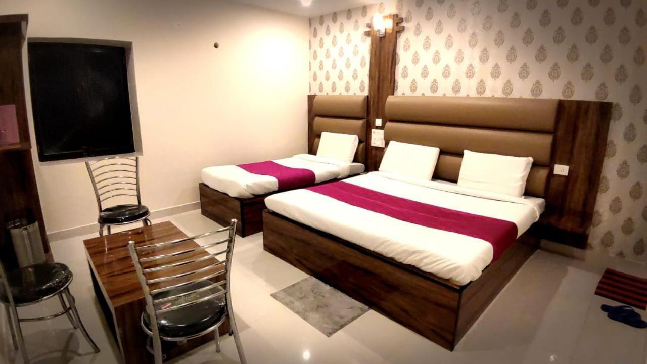 City Hotel Allāhābād Junction Buitenkant foto