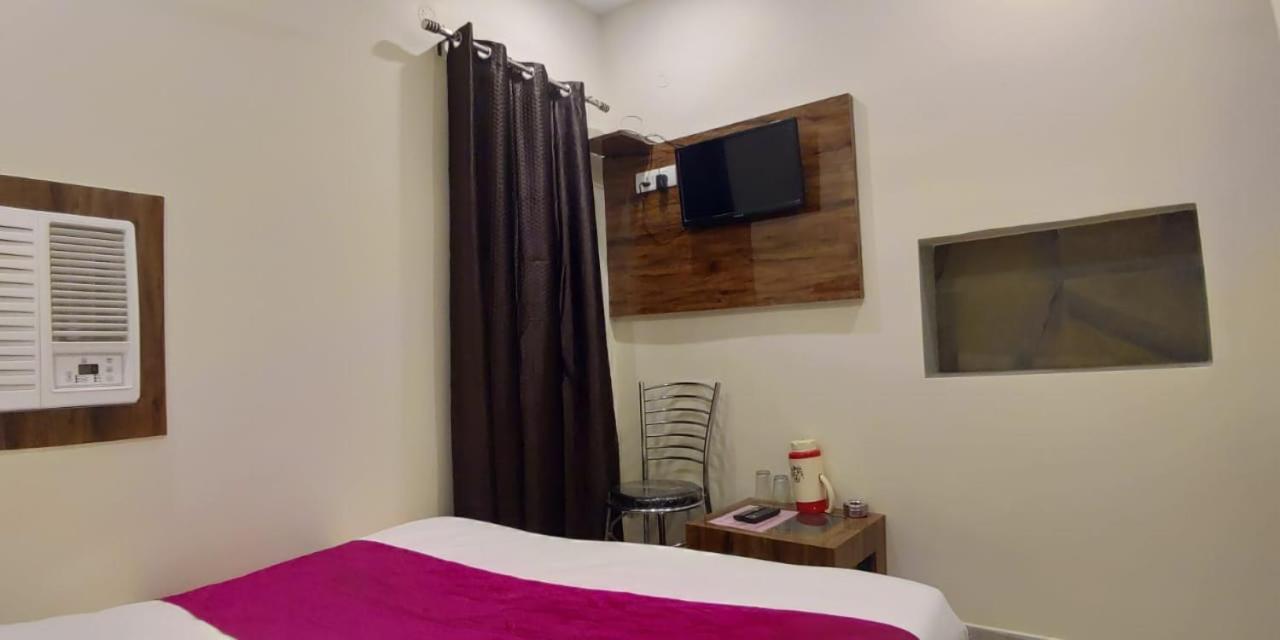 City Hotel Allāhābād Junction Buitenkant foto