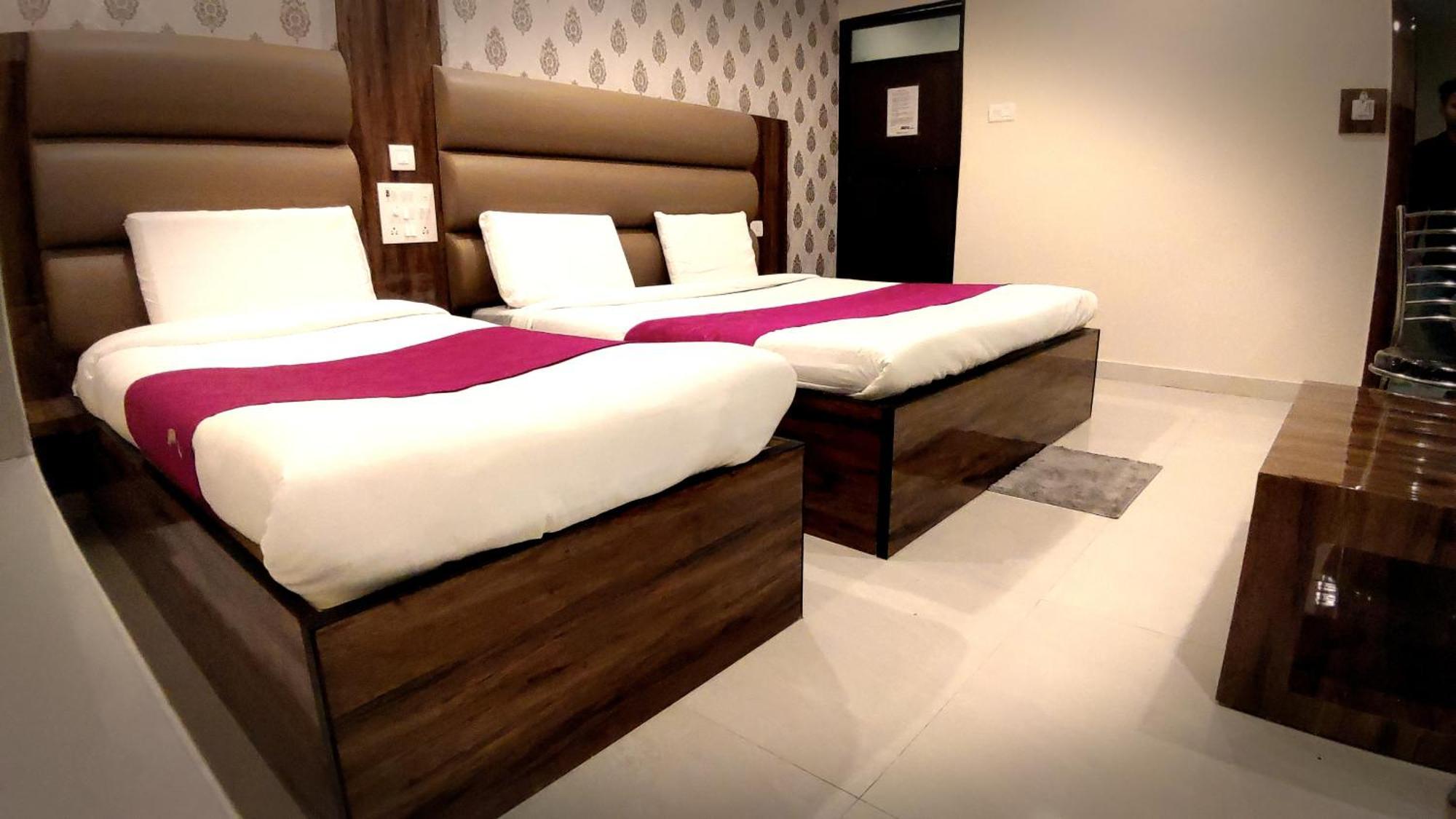 City Hotel Allāhābād Junction Kamer foto