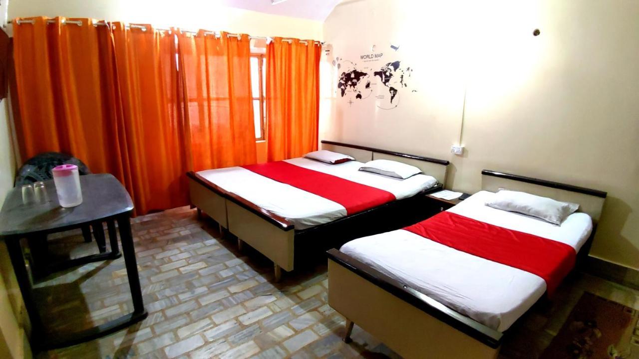 City Hotel Allāhābād Junction Buitenkant foto