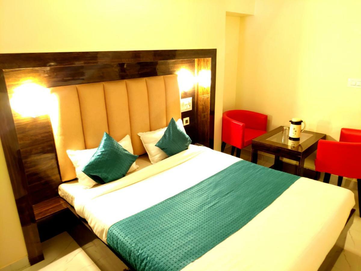 City Hotel Allāhābād Junction Buitenkant foto